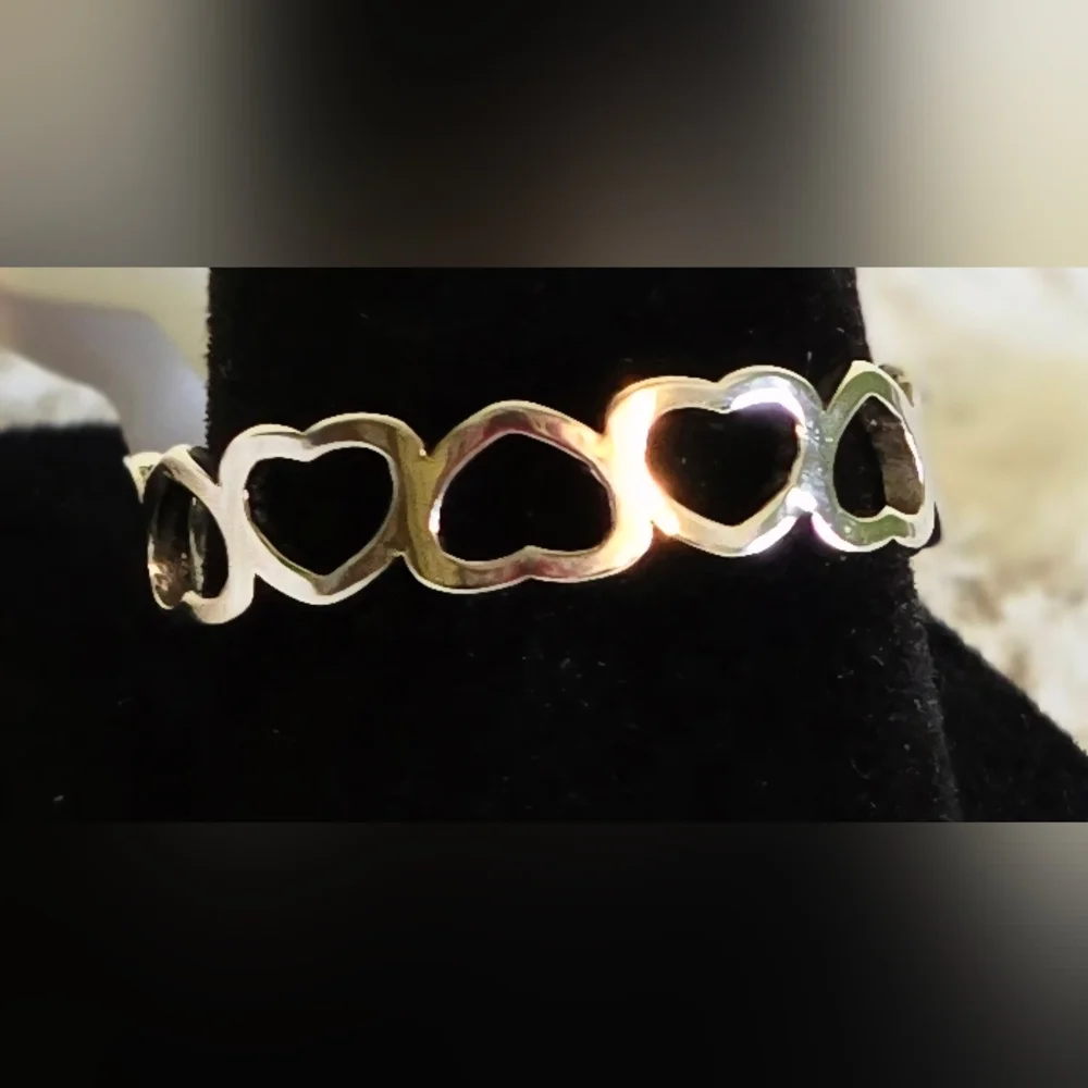 Stainless‎ Steel White Gold Overlay Delicate Heart Ring Sz 6,7,8 NWT